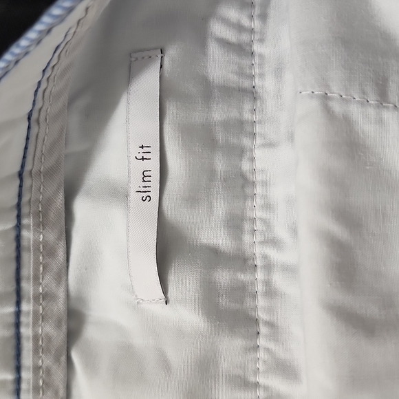 Calvin Klein shorts 9" inseam - Picture 3 of 5